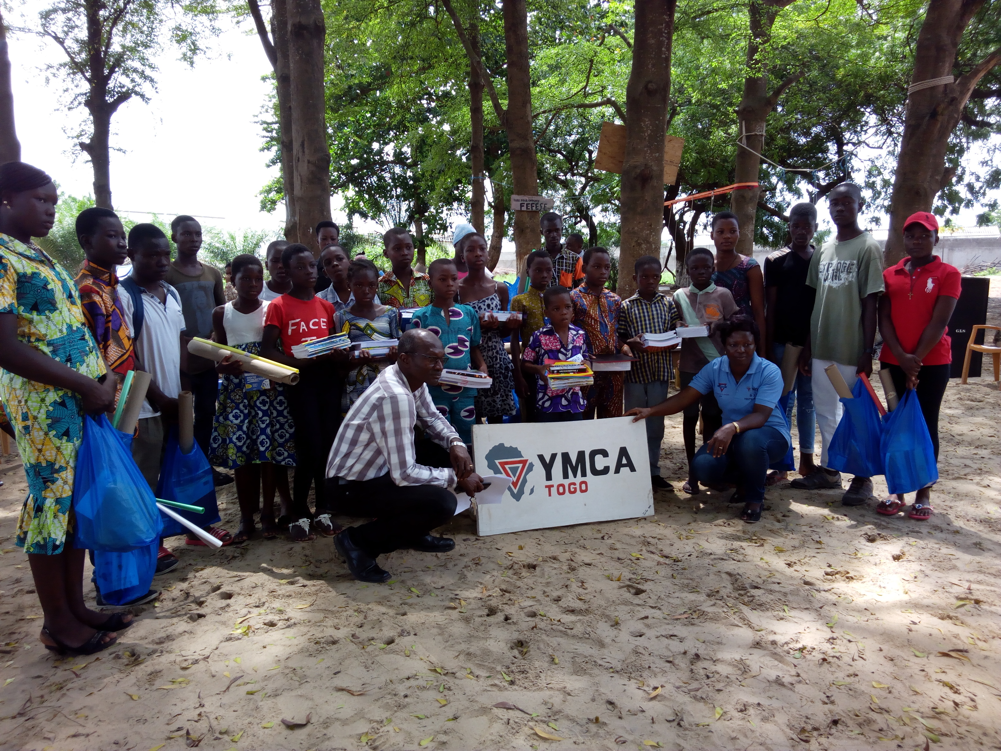 YMCA -Togo assure une bonne rentrée des classes à des jeunes nécessiteux